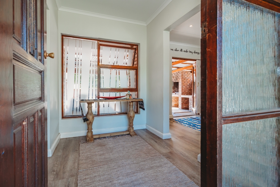 4 Bedroom Property for Sale in Loerie Park Western Cape